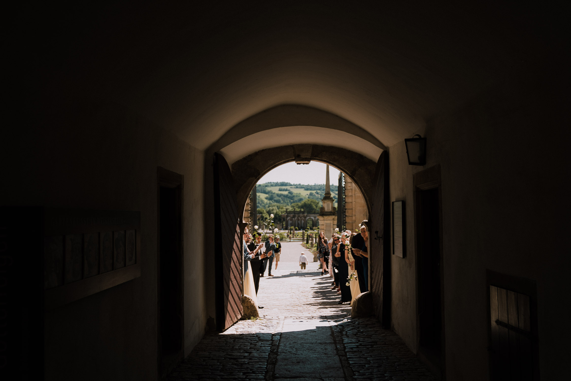 Der Hochzeitsfotograf Axel Link zeigt Bilder, die er als Fotograf auf einer Hochzeit im Schloss Weikersheim gemacht hat. Braut und Bräutigam mit Gäste bei der Trauung und Hochzeitsfeier.